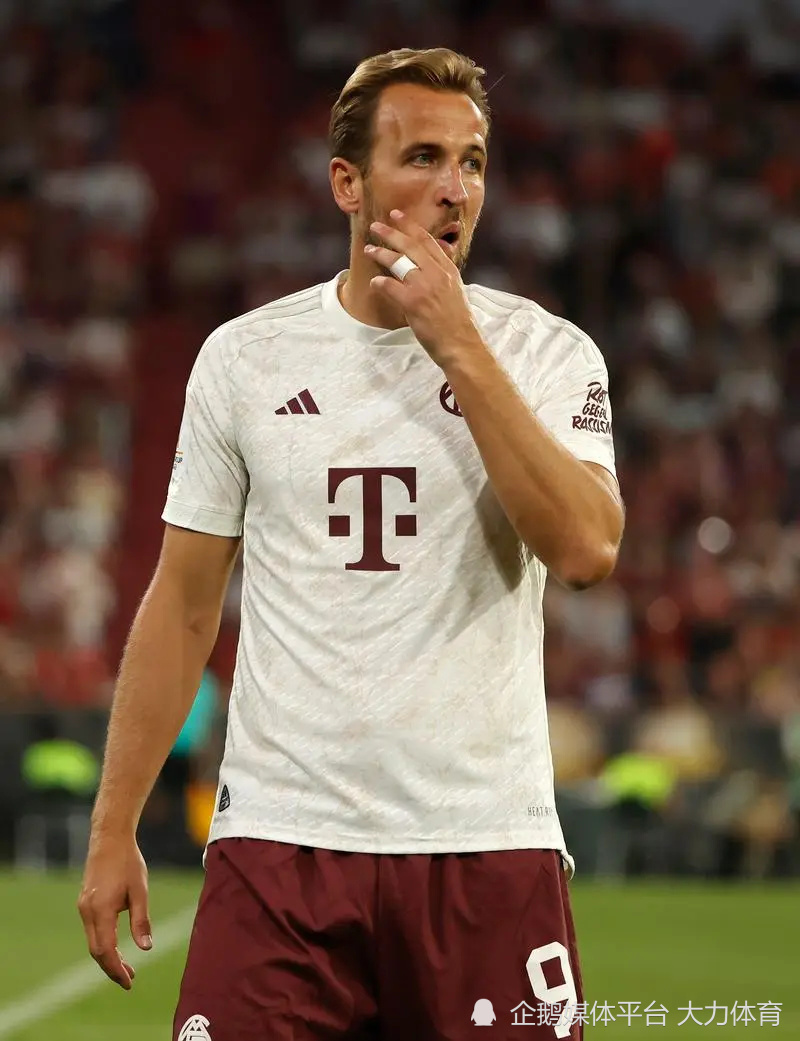 社交媒体上 社交媒体上