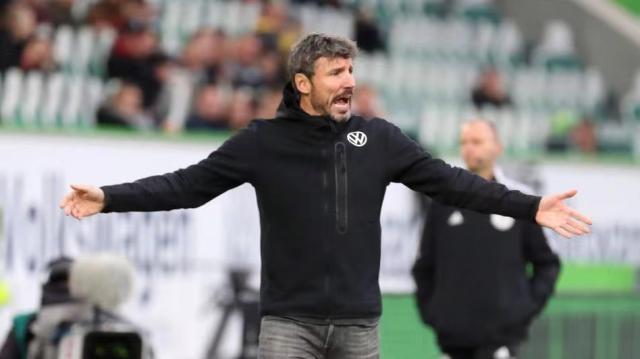 随后在防守 随后在防守